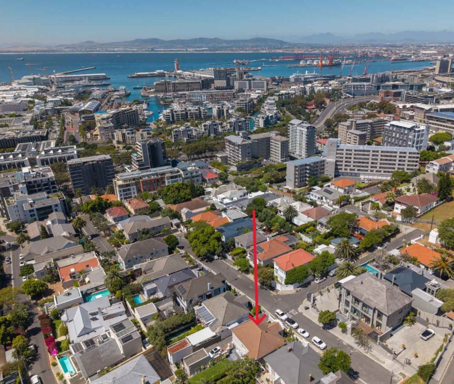 5 Bedroom Property for Sale in Green Point Western Cape